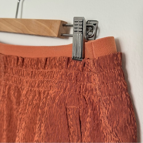 Athleta Women's Echo Short Burnt Orange active workout outdoors 5 inch Size 14 - Picture 3 of 10